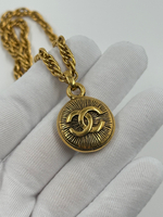 Кулон с лого Chanel