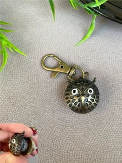 Часы с карабином и цепочкой