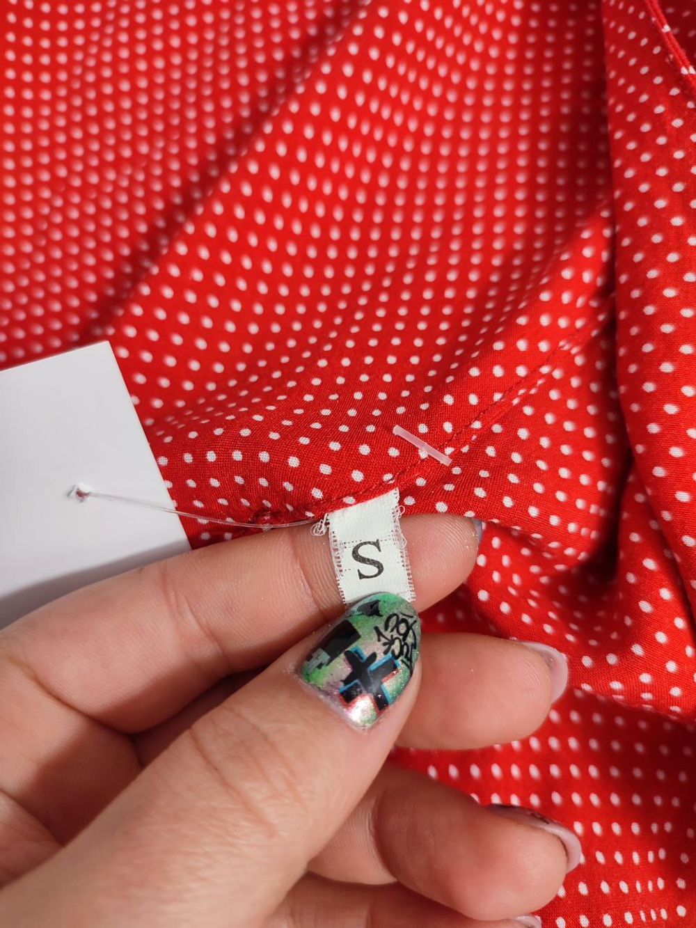 Блузка яркая в мелкий горох 44 размер