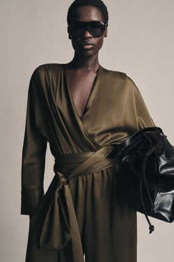 ZARA АТЛАСНЫЙ КОМБИНЕЗОН С ОБЪЕМНЫМИ БРЮКАМИ — ZW COLLECTION, ТЕМНЫЙ ХАКИ