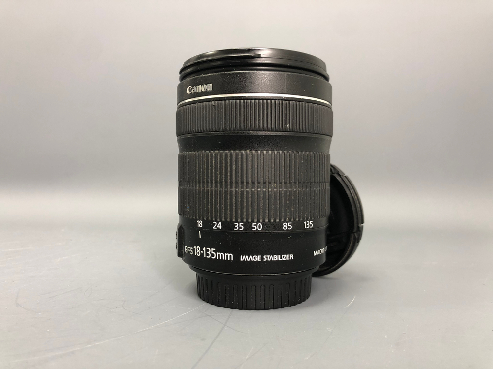 Canon EF-S 18-135mm 3.5-5.6 IS STM