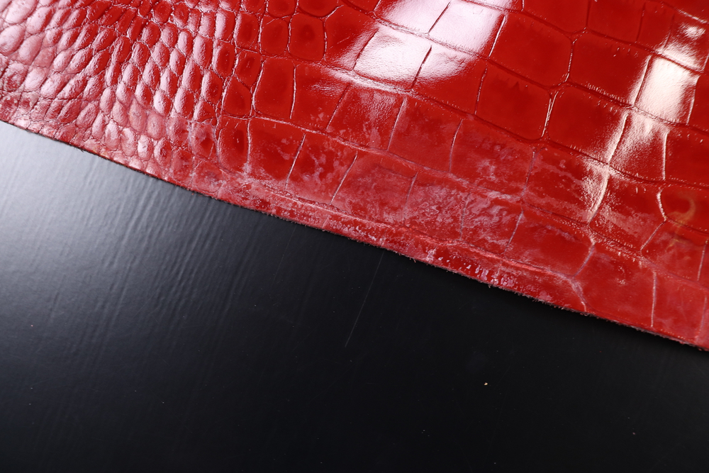 Уценка: 1,3-1,5 Кожа Африка-Сафари-Савана красная 163 дм²