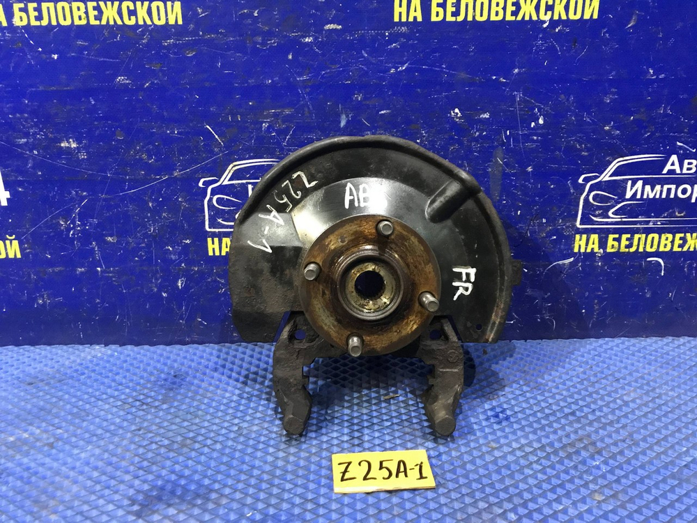 Ступица передняя правая MITSUBISHI COLT 2003