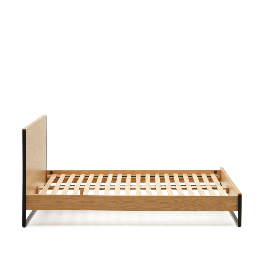 Taiana Кровать из шпона дуба со стальными ножками в черной отделке 160 x 200 см