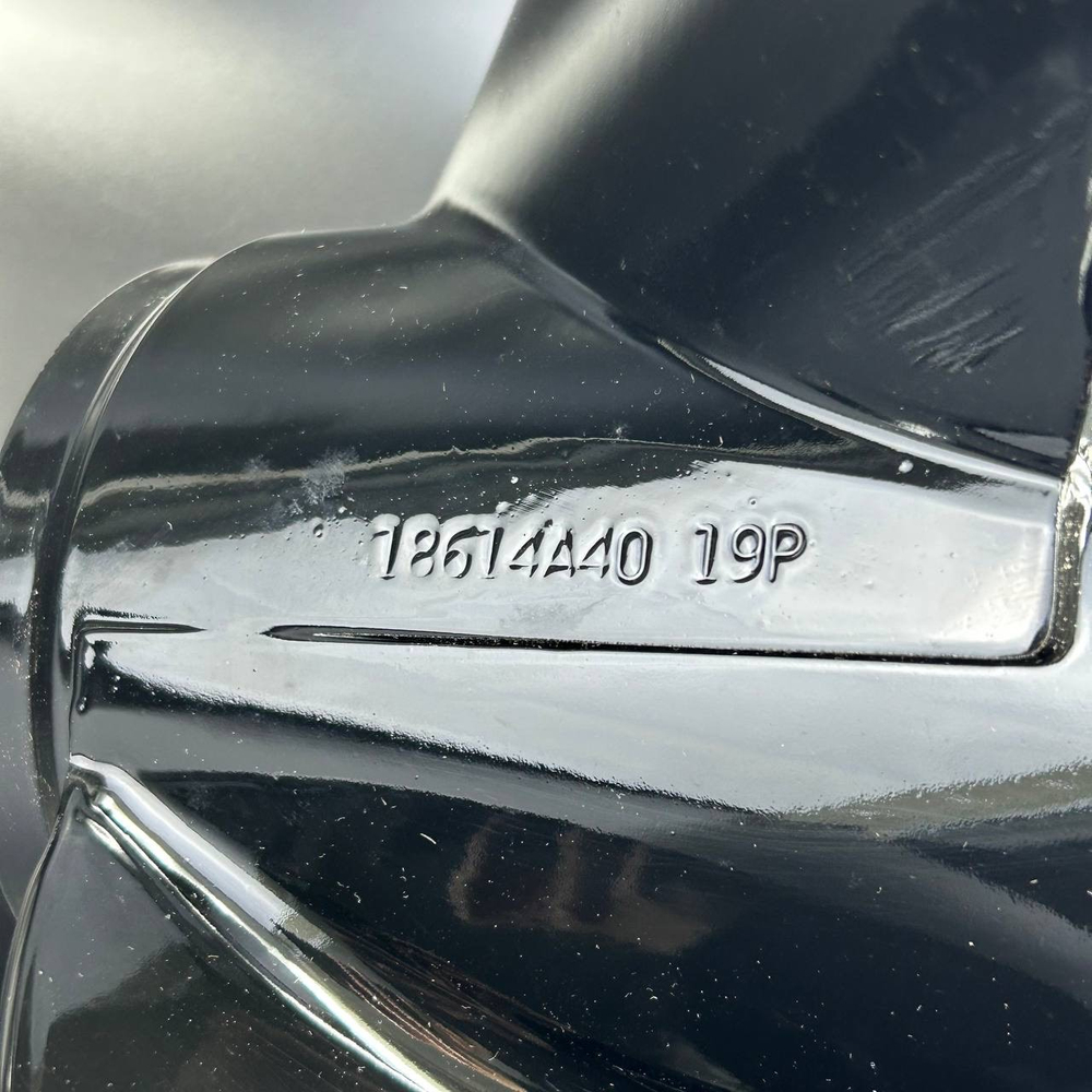 Гребной винт Mercury Bravo Two (3x18-1/4х19R) (19 шлицев) (Правого вращения)