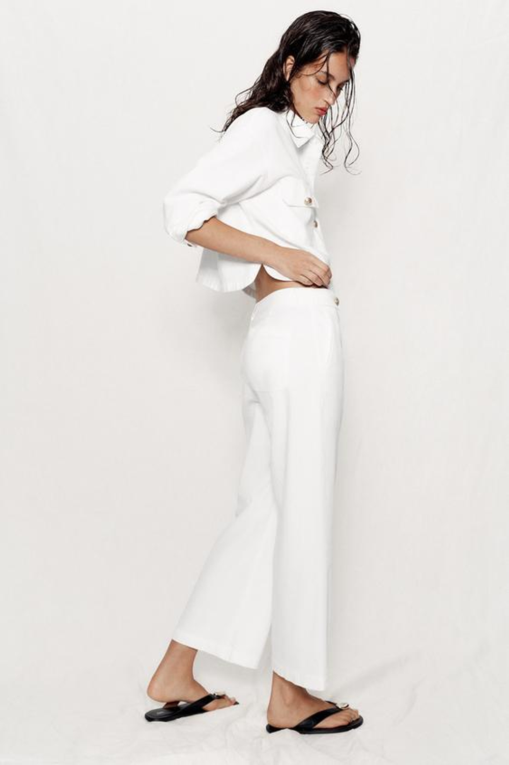 ZARA БРЮКИ-КЮЛОТЫ С ЗОЛОТИСТЫМИ ПУГОВИЦАМИ, БЕЛЫЙ