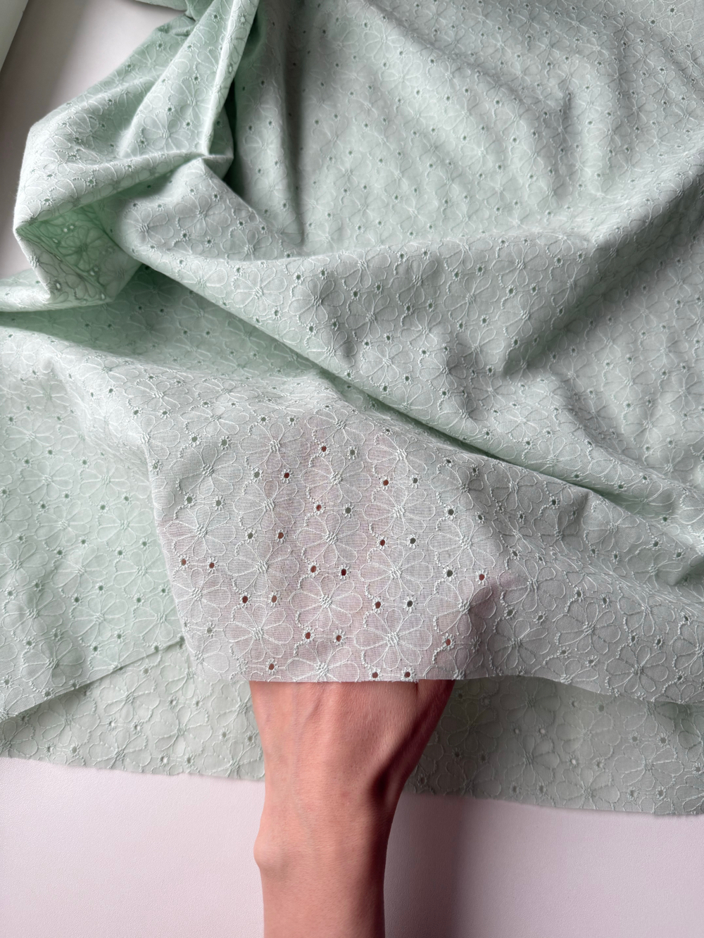 Вышивка Ромашковое поле (мятный фон)