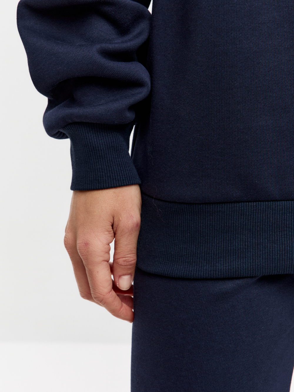 Темно-синий свитшот Reed