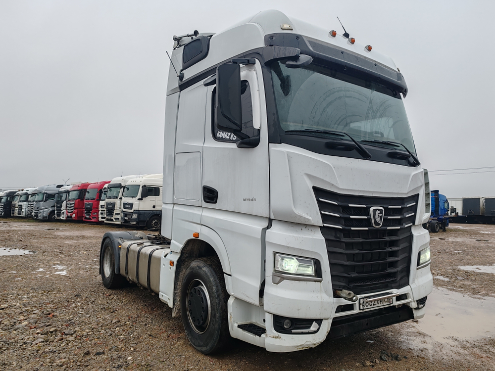 КамАЗ 54901 4x2 Седельный тягач 54901-94 (Дизельный, 11,9 л, 450 л.с., АТ)