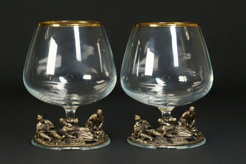 Бокалы для коньяка "Охотники на привале" эконом 2 шт. в подарочном футляре с художественным оформлением