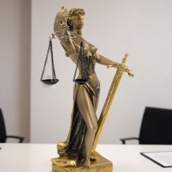 Cтатуэтка Фемида-2 Бронза