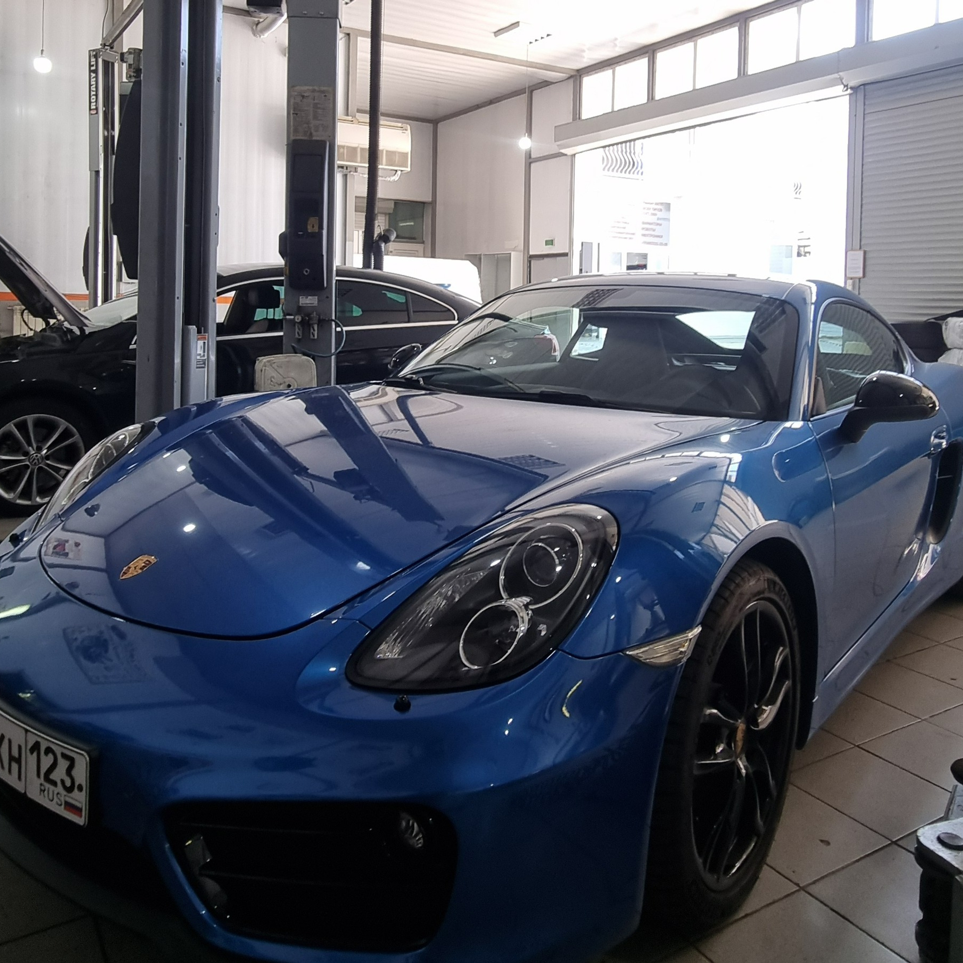 Натуральный стиль и экологичность: очки из дерева