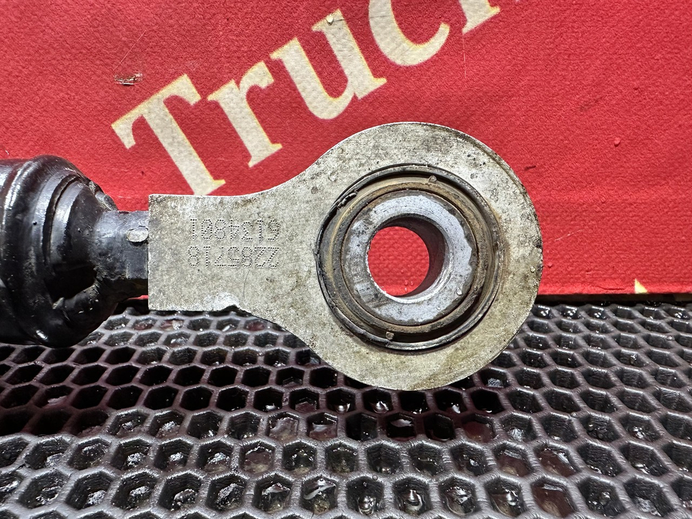 Амортизатор кабины передний 2019г