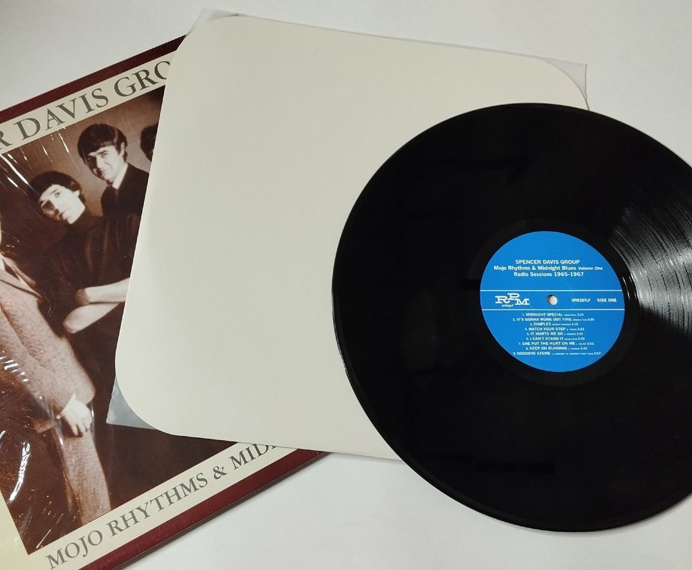 Винтажная виниловая пластинка LP The Spencer Davis Group Mojo Rhythms and Midnight Blues Volume One: Radio Sessions 1965-1968 (EU 2002)