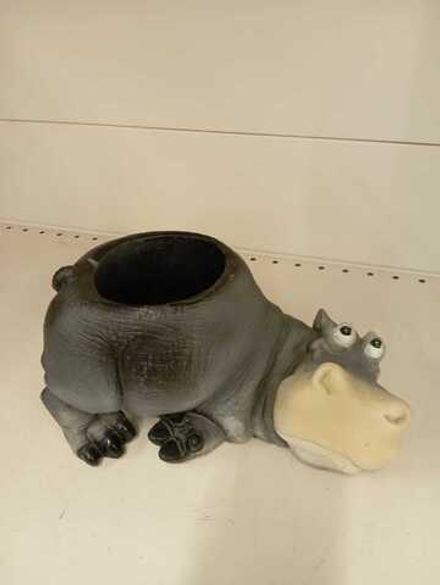 Бегемот лежит (К108)