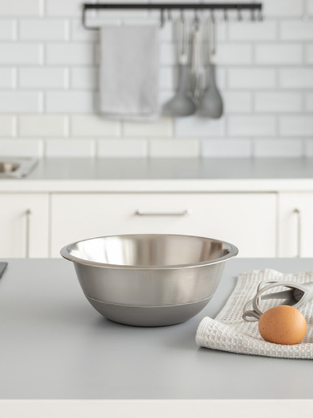 Миска для смешивания продуктов DeNASTIA силиконовое дно D22, 1,9л нерж.ст+силикон, серый Индия