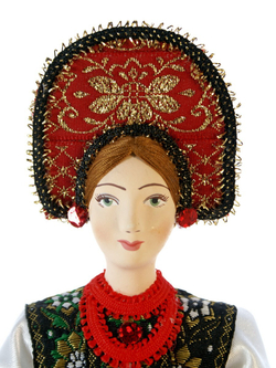 Кукла коллекционная в девичьем праздничном костюме