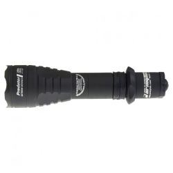 Тактический фонарь Armytek Predator V3 XP-E2 (красный свет) — красный свет, который не пугает добычу и не привлекает внимание.