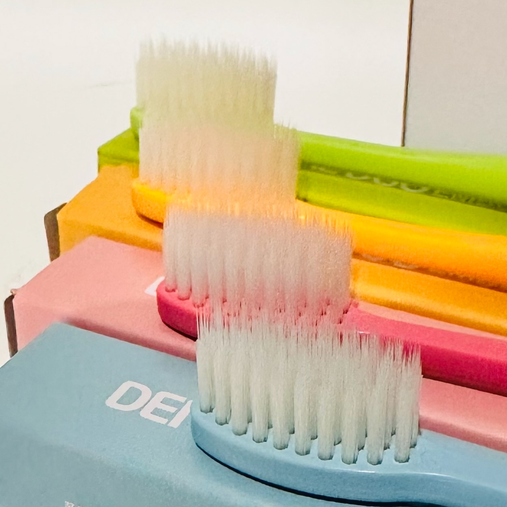 Зубная щётка с серебряным напылением GEMMOVE DENTAL DUO 1 шт