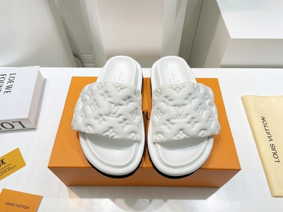 Louis Vuitton Pool Pillow Comfort Mule
