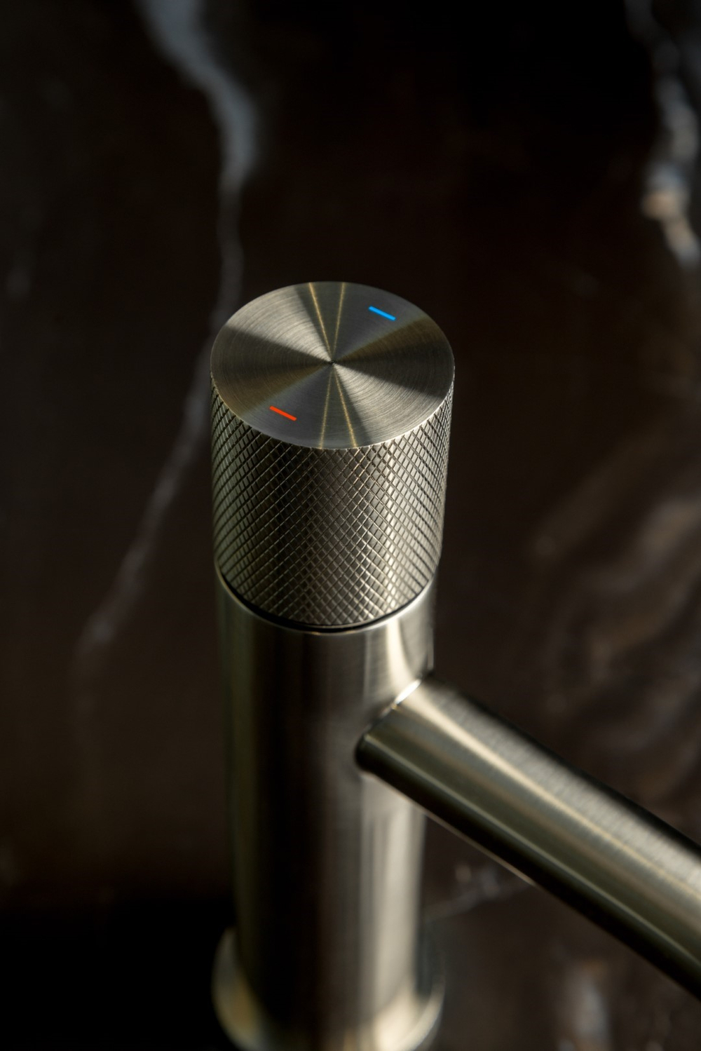 Смеситель STICK для умыв. низ. Nikel Brush низкий с ручкой TOUCH