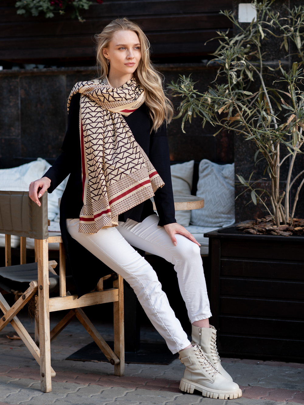 Легкий шарф-платок