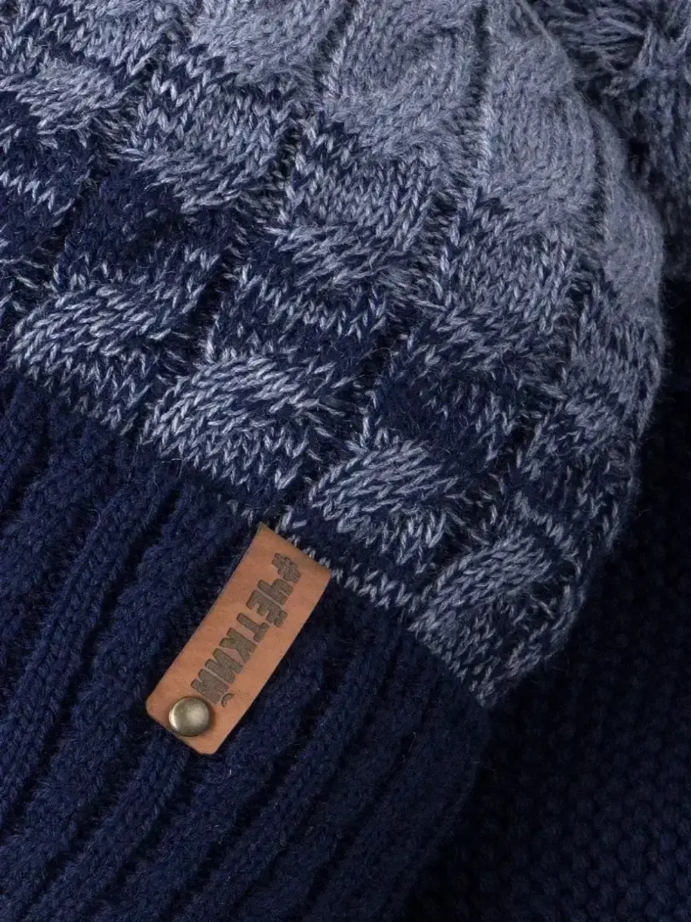 Шапка вязаная для мальчика на завязках и снуд