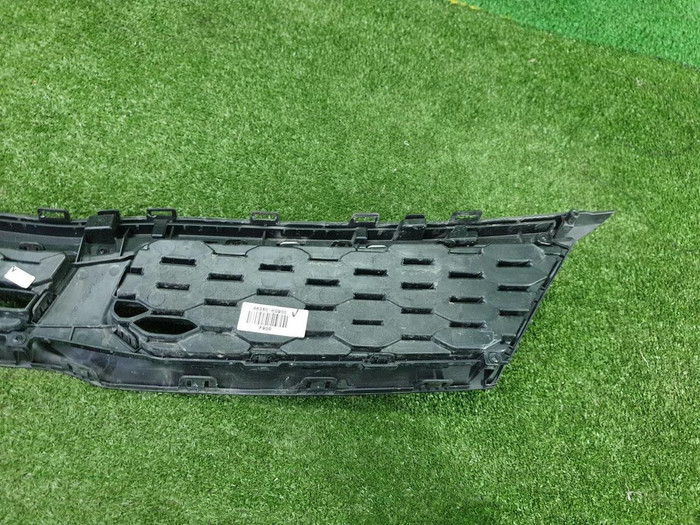 Решетка радиатора Kia Rio 4 X (2020-н.в.)