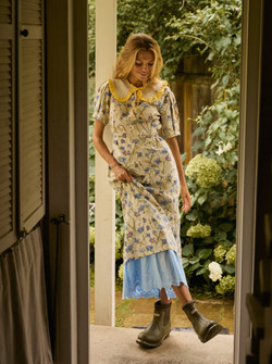 Платье миди с коротким рукавом