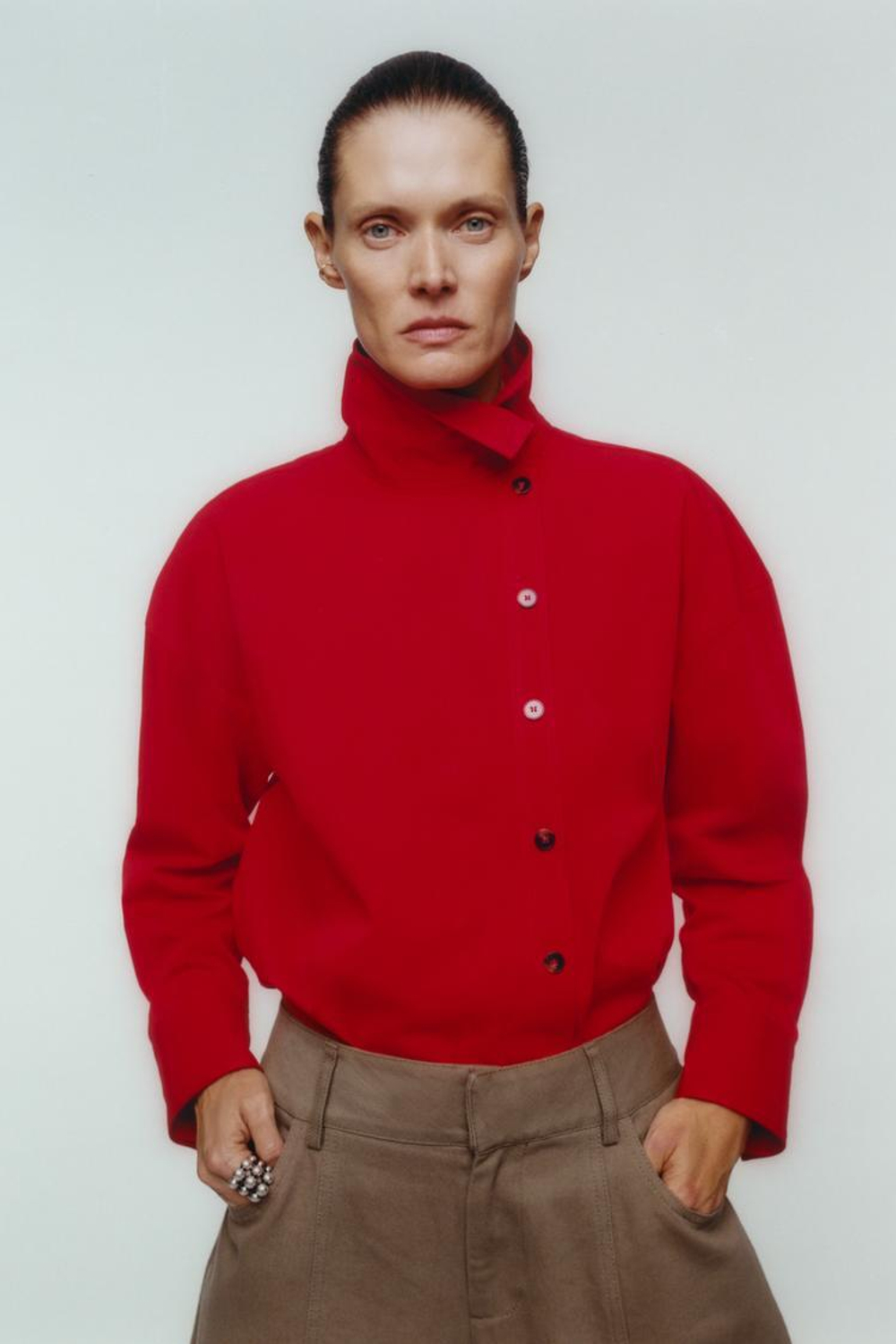 РУБАШКА С ЗАПАХОМ И ВЫСОКИМ ВОРОТНИКОМ, КРАСНЫЙ