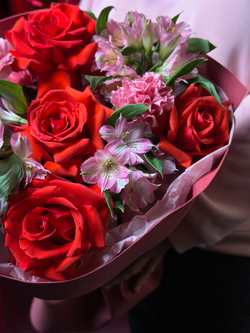 Сборный букет «Шёлковое сердце»