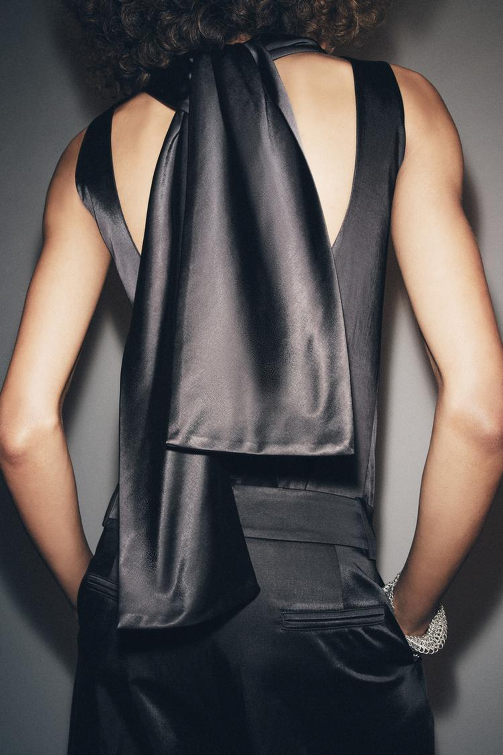 ZARA АТЛАСНЫЙ ТОП БЕЗ РУКАВОВ — ZW COLLECTION, ЧЕРНЫЙ