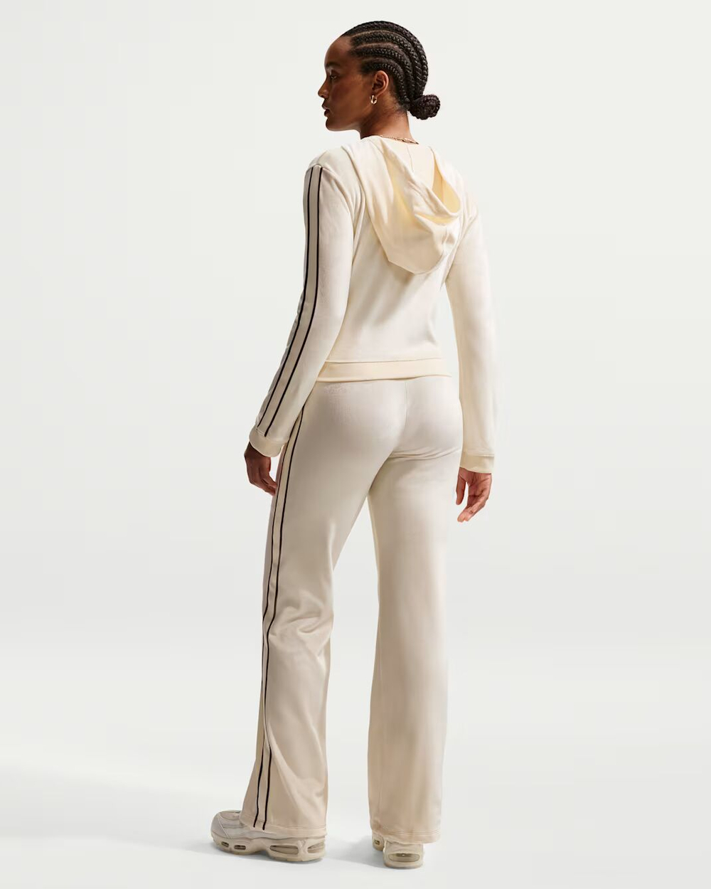 Nike Sportswear Женская кофта с капюшоном, длинными рукавами и застежкой-молнией по всей длине - NIKE