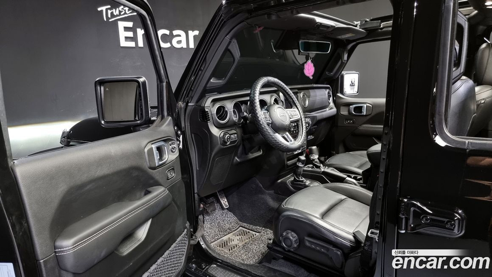 Jeep Wrangler (JL) 2.0 Overland Power Top 4 двери (12.2021)