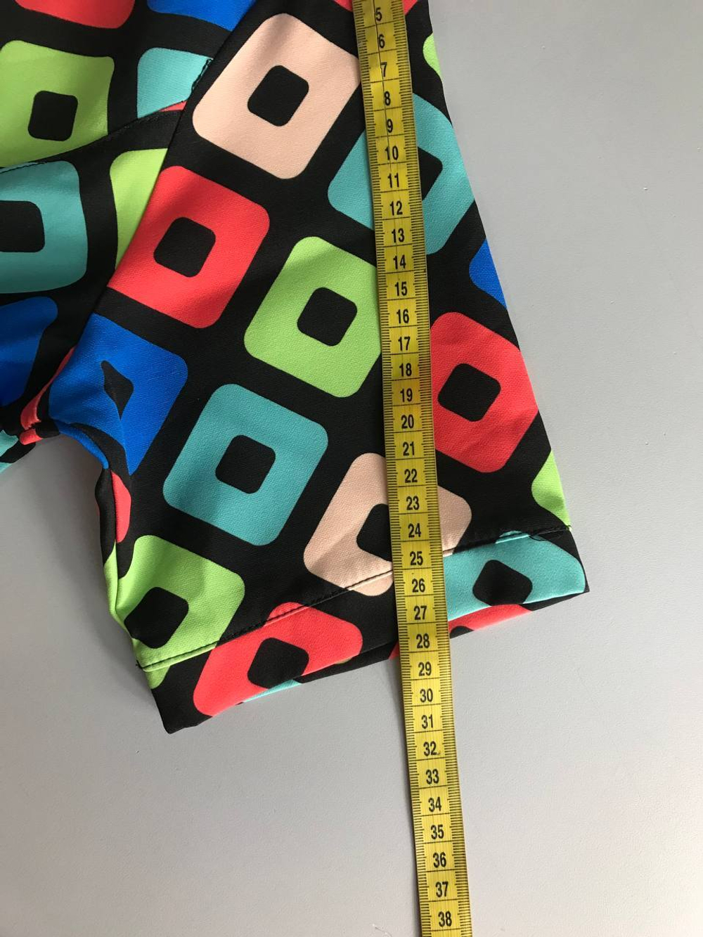 Платье с ярким орнаментом, визуально на 52 размер