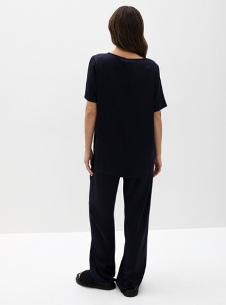 Костюм шелковый, цвет темно-синий