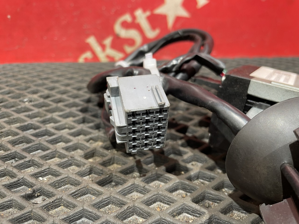 Переключатель подрулевой левый 2024г