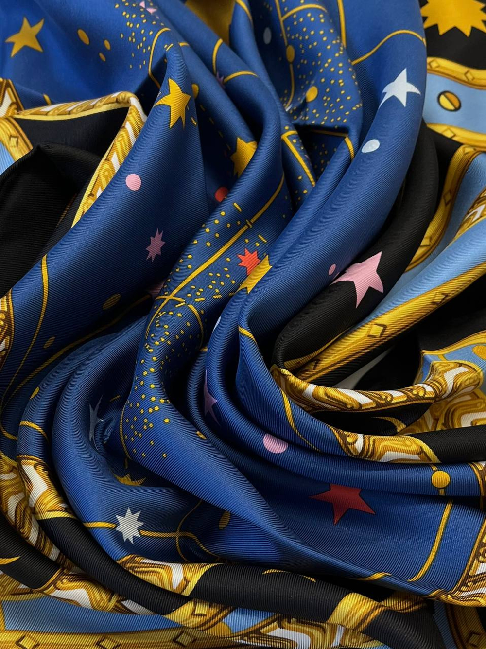 Купон шелк твил Burberry England синий с созвездиями