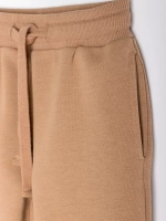 Бежевый спортивный костюм для мальчика в школу