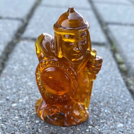 Воин насторожился