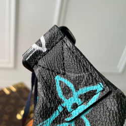 Louis Vuitton Discovery Bumbag