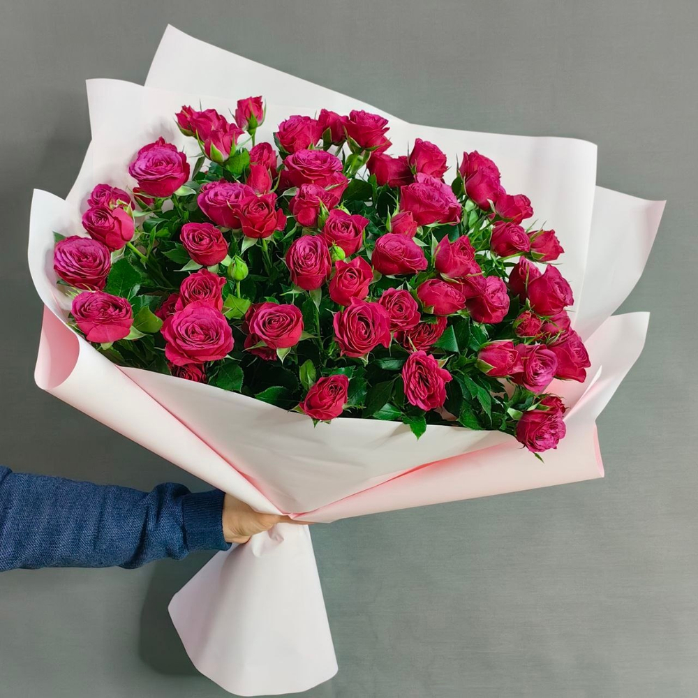 Букет из 11 кустовых роз сорта "Cheyenne"