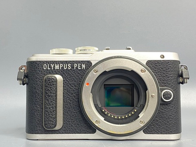 Olympus PEN E-PL8 Kit 14-42mm