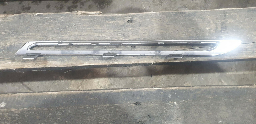 Молдинг решетки радиатора Mercedes GLC (X253) 15-19 Б/У Оригинал A2538880485