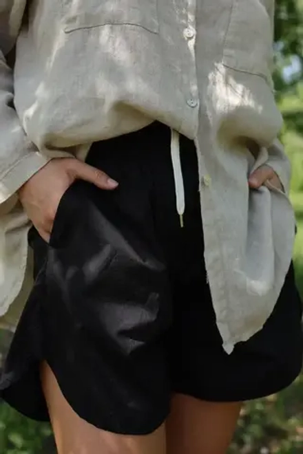 шорты в спортивном стиле на резинке