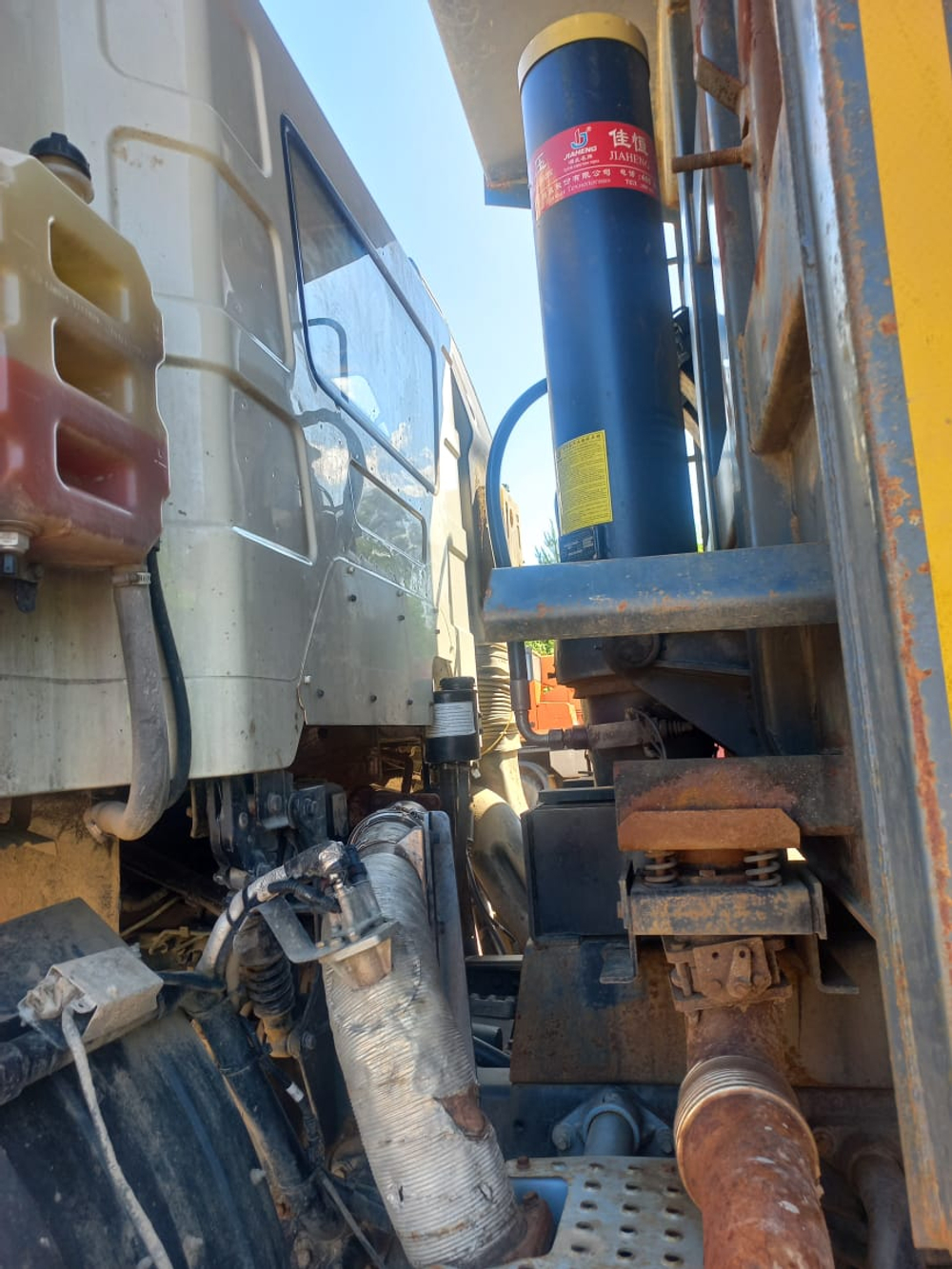 FAW J6 8x4 Самосвал CA3310P66K24T4E5 (Дизельный, 11,1 л, 420 л.с., МТ)