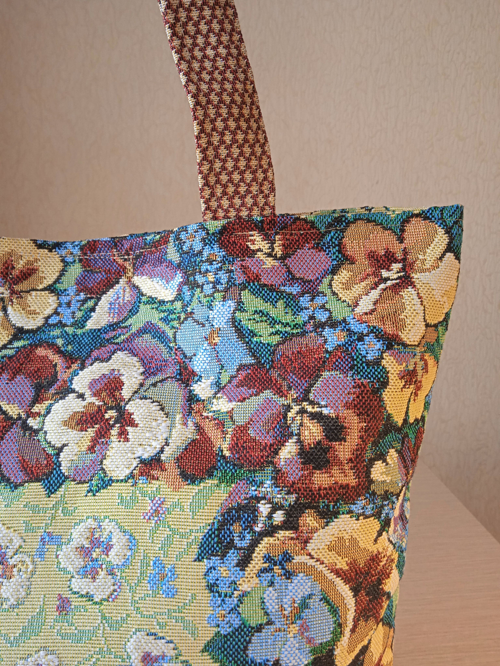 Гобеленовая сумка Анютины глазки (39х39х12)