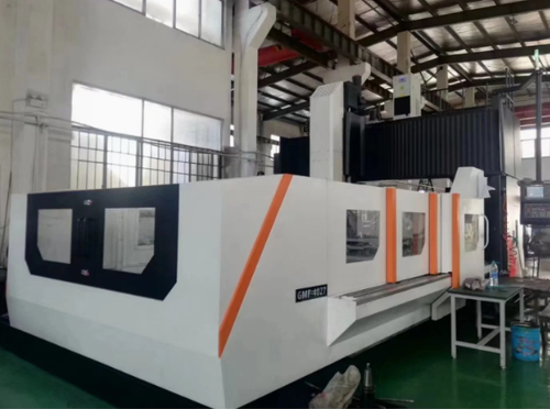 Портальный обрабатывающий центр с ЧПУ модель GMF-1210