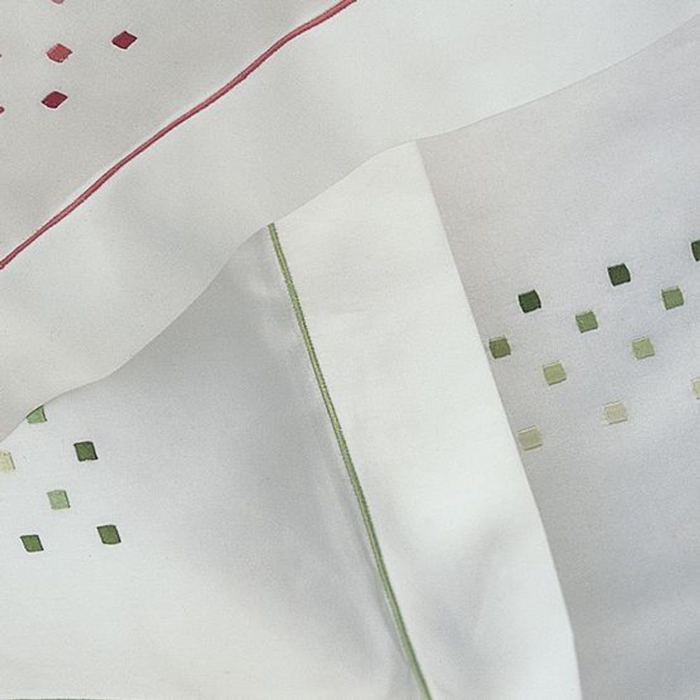 Пододеяльник 180х200 Christian Fischbacher Luxury Nights Dancing Squares 560 красный Швейцария вид