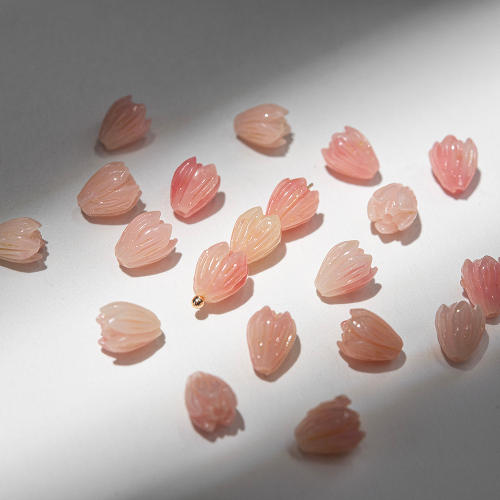 Подвеска резная "Магнолия", 8,5*7мм, коралловая пудра